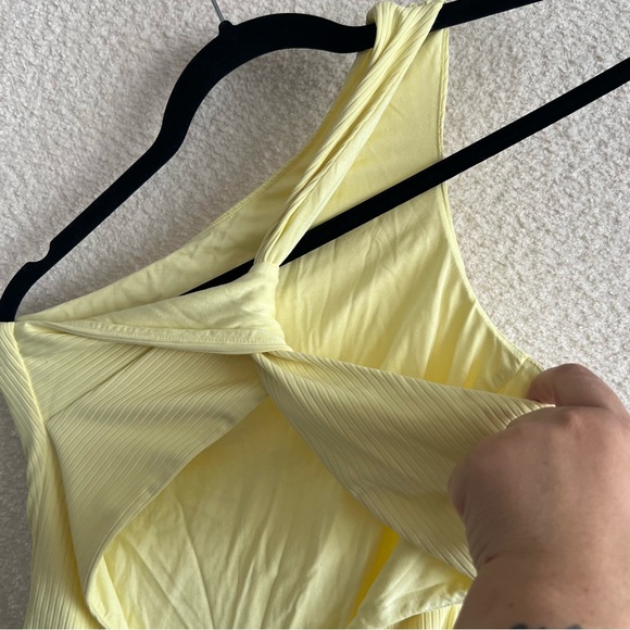 Privacy Please Revolve Women’s Bekka Canary Yellow Bodysuit Size Small‎ - Picture 9 of 16